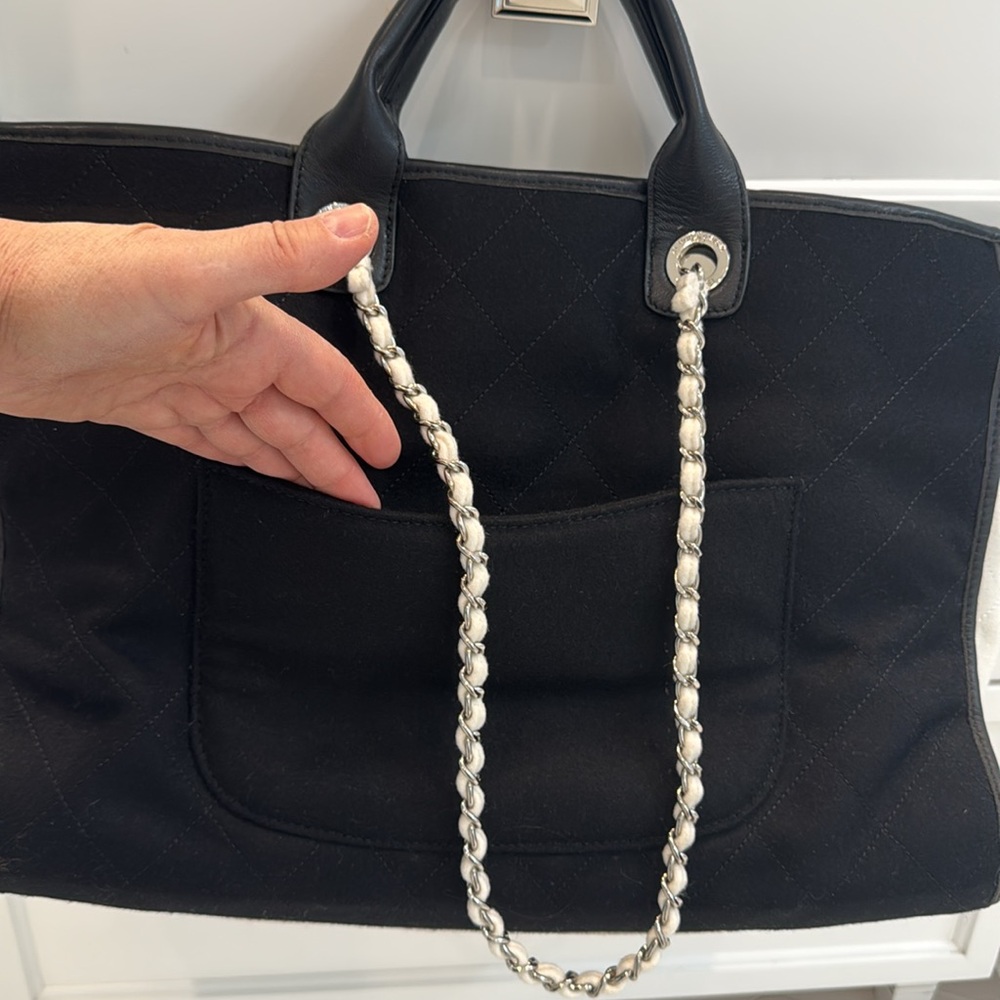 Black and White Canvas CC Logo Tote NWOT - Picture 4 of 12